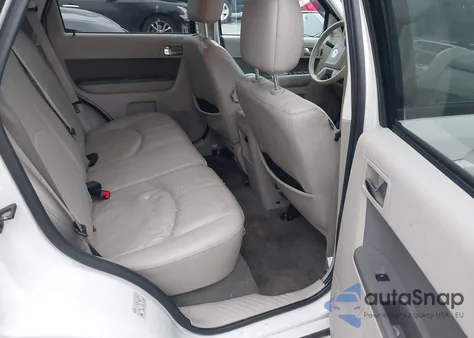 2011 Mercury Mariner Premier z USA, uszkodzony, nr VIN 4M2CN8H71BKJ02763